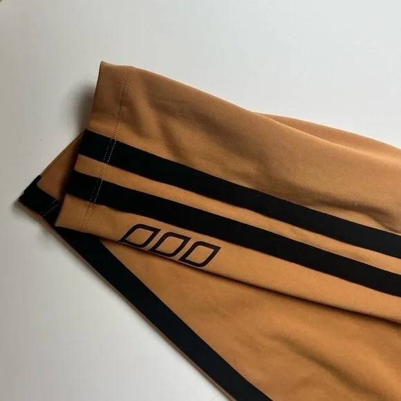 Lorna Jane Chai Arianna Core Ankle Biter
Tight NWT - Picture 9 of 10